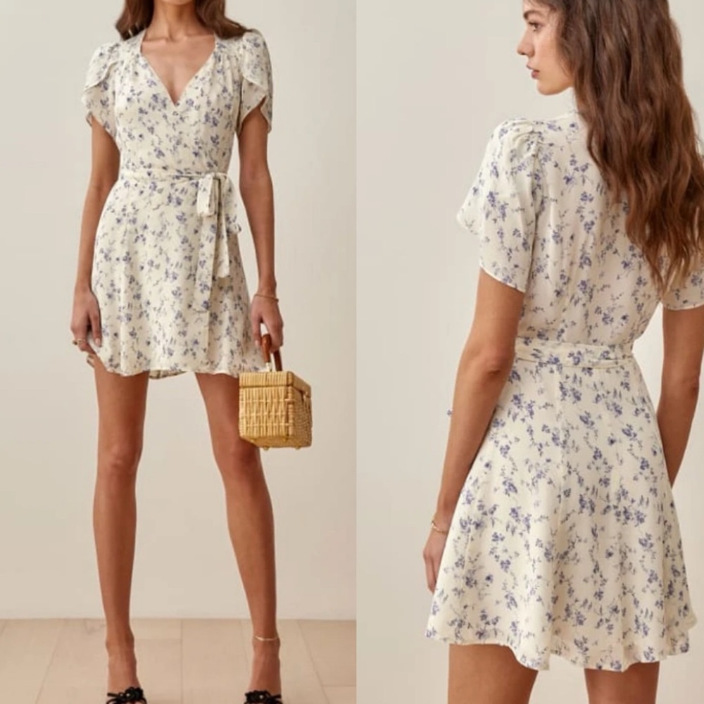 Reformation Ellwood Ivory Blue Floral Print Wrap Dress Sz M but fits like a SM